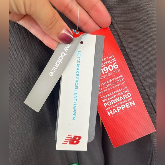 NWT New Balance Westside Women’s Zip Jacket Size Small - Picture 3 of 9